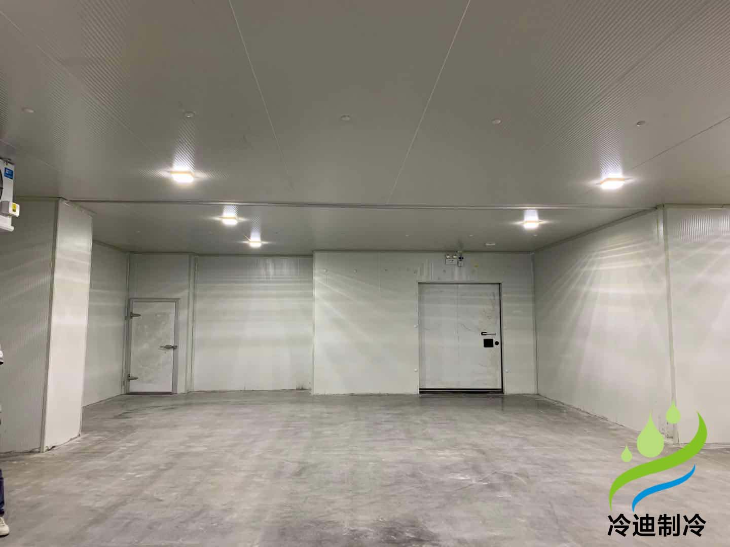 上海天天果園7320m3大型食品電商冷庫(kù)工程及舊庫(kù)(圖3) 上海天天果園7320m3大型食品電商冷庫(kù)工程及舊庫(kù)檢修項(xiàng)目