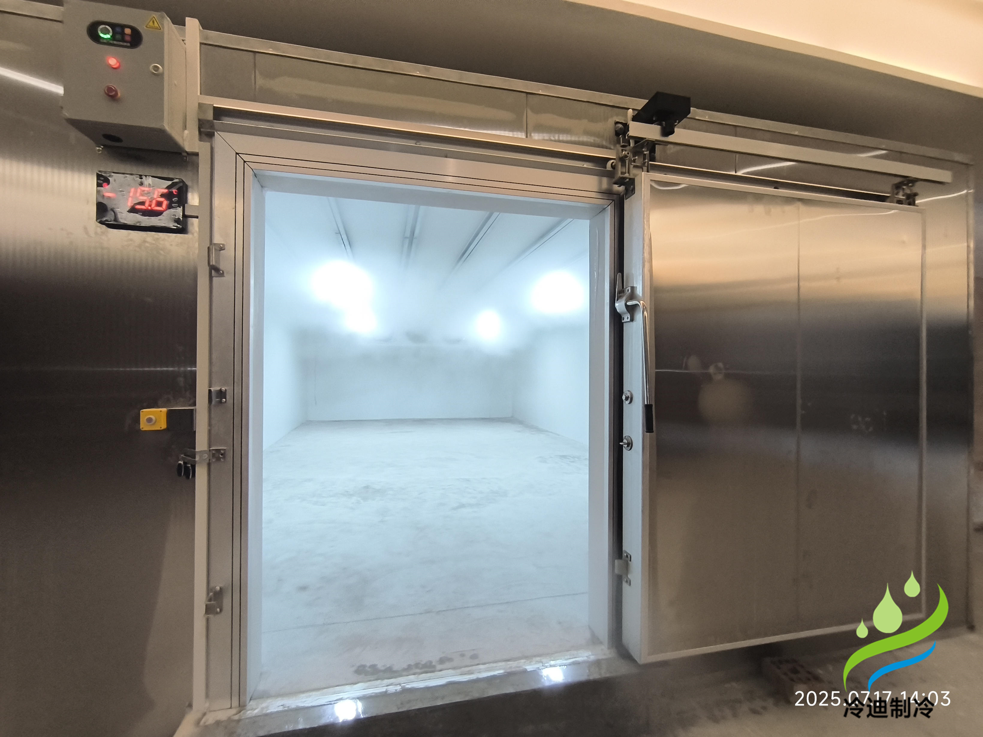 浙江年年紅集團1000立方相變蓄冷節(jié)能冷庫案例(圖4) 相變蓄冷不銹鋼冷庫