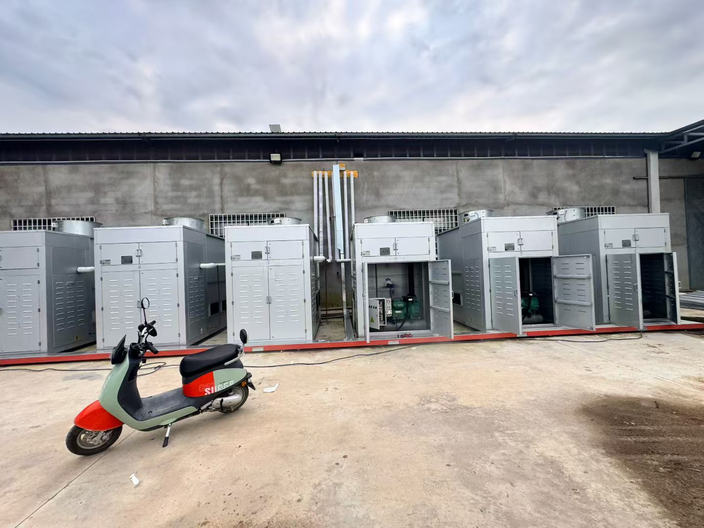 柬埔寨三只松鼠10000立方食品冷庫(kù)建造案例(圖5) 蒸發(fā)冷一體機(jī)